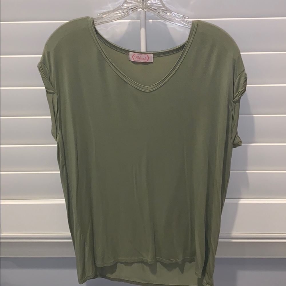 Green short sleeve shirt